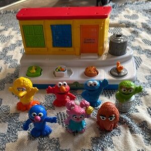 Sesame Street Pop Up + 7 Figures